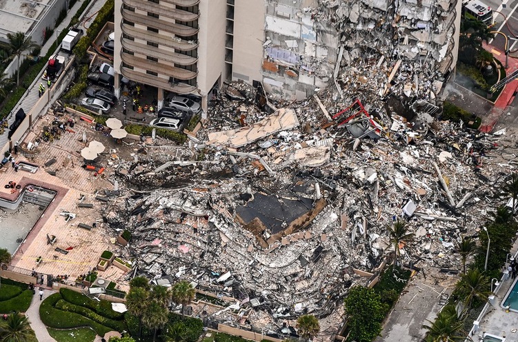 Edificio colapsado en Miami, deja 12 muertos y más de 100 desaparecidos